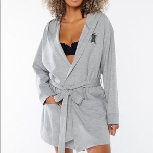 Short Robe